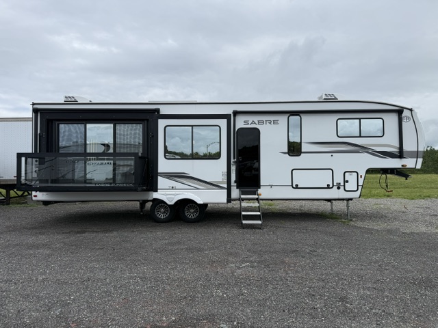 FW Sabre 33RLP 2025