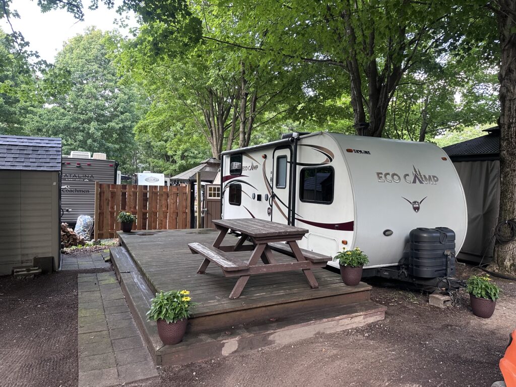 Prêt-à Camper Camping Domaine Champêtre Terrain # C7 Roulotte Eco Camp 20BH 2014